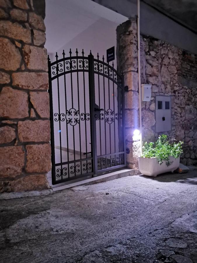Kaleta Apartman كالي المظهر الخارجي الصورة